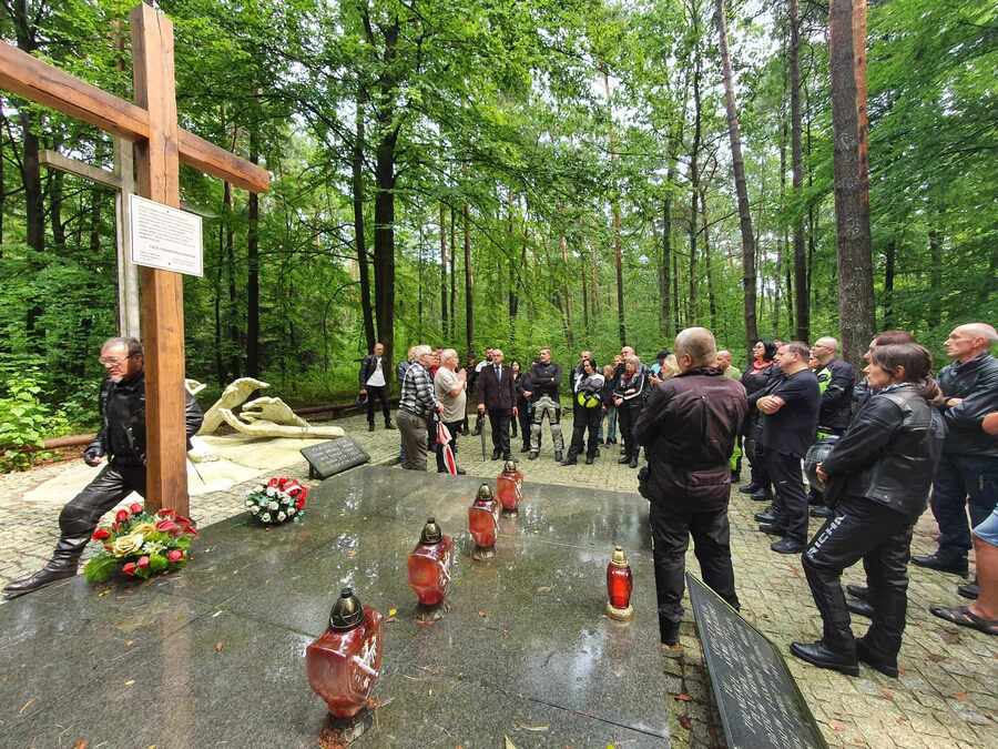 „Edukacyjny Rajd Motocyklowy – odcinek specjalny Katyń 80. rocznica ujawnienia” – Turza, 5 sierpnia 2023. Fot. Małgorzata Waksmundzka- Szarek