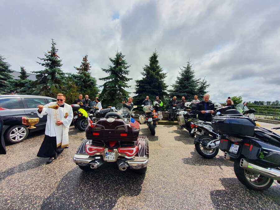 „Edukacyjny Rajd Motocyklowy – odcinek specjalny Katyń 80. rocznica ujawnienia” – Mielec, 5 sierpnia 2023. Fot. Małgorzata Waksmundzka- Szarek