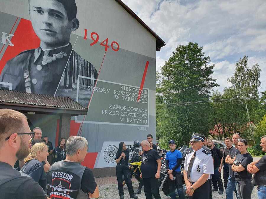„Edukacyjny Rajd Motocyklowy – odcinek specjalny Katyń 80. rocznica ujawnienia” – Tarnawka, 6 sierpnia 2023. Fot. Małgorzata Waksmundzka- Szarek