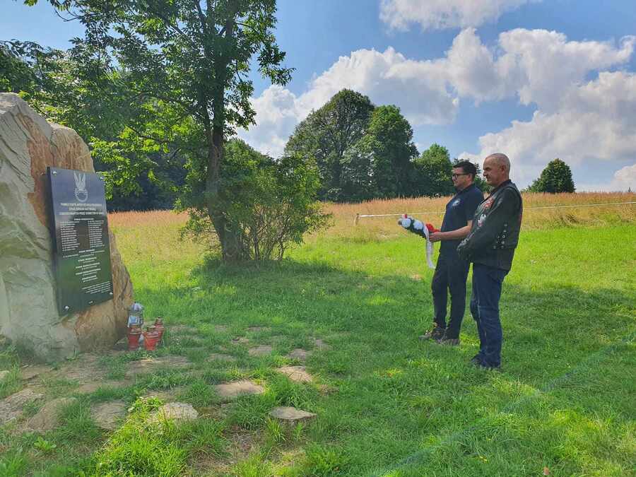 „Edukacyjny Rajd Motocyklowy – odcinek specjalny Katyń 80. rocznica ujawnienia” – Borownica, 6 sierpnia 2023. Fot. Małgorzata Waksmundzka- Szarek