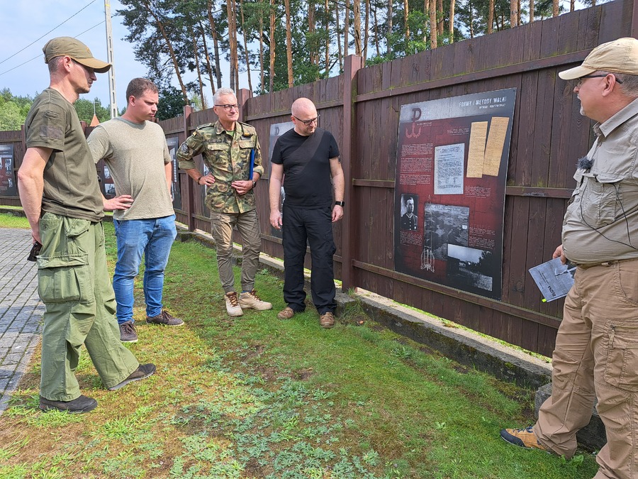 Piknik militarny i wystawa IPN „Polskie Państwo Podziemne na Rzeszowszczyźnie 1939-1944/45” – Blizna, 6 sierpnia 2023. Fot. Mateusz Surman