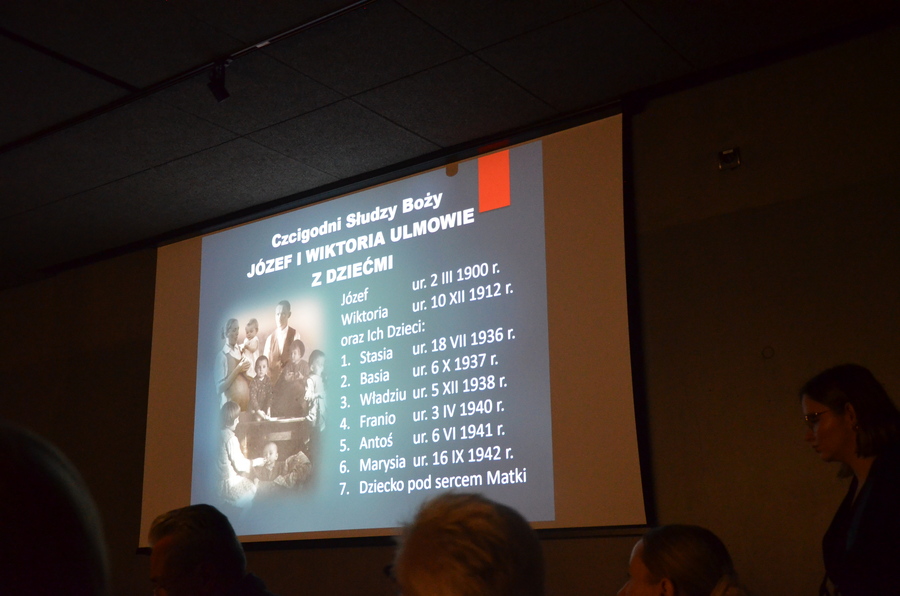 Spotkanie Komitetu ds. Obchodów Towarzyszących Beatyfikacji Rodziny Ulmów z organizatorami uroczystości beatyfikacyjnej oraz dziennikarzami redakcji krajowych – Markowa, 10 sierpnia 2023. Fot. Katarzyna Gajda-Bator (IPN)