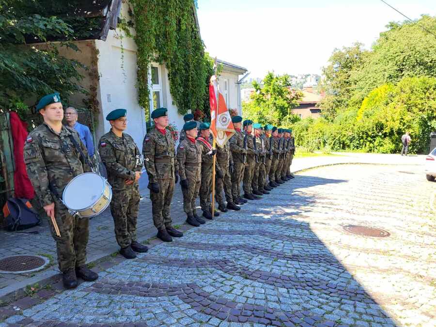 Uroczyste odsłonięcie tablicy pamięci Franciszka Głowacza, Kazimierza Cieszyńskiego, Zbigniewa Kuchcińskiego – Przemyśl, 13 sierpnia 2023. Fot. Maria Rejman (IPN)