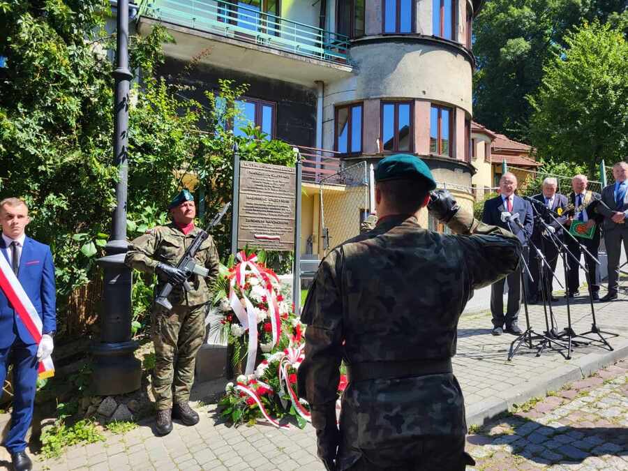 Uroczyste odsłonięcie tablicy pamięci Franciszka Głowacza, Kazimierza Cieszyńskiego, Zbigniewa Kuchcińskiego – Przemyśl, 13 sierpnia 2023. Fot. Maria Rejman (IPN)