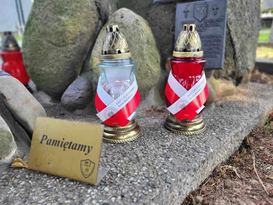 Pomnik pamięci bohaterów i ofiar walk na frontach II wojny światowej – Cmentarz Komunalny w Łańcucie. Fot. Maria Rejman (IPN)