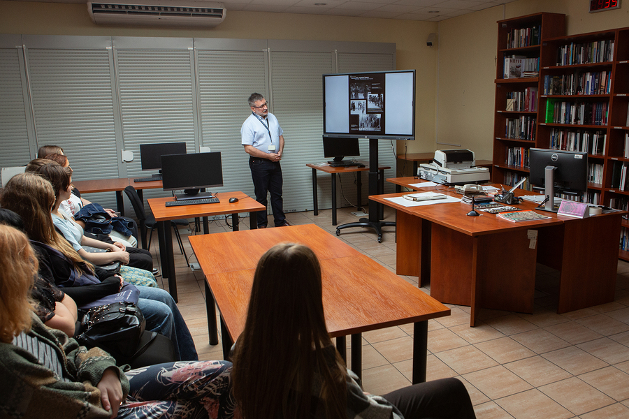 Zajęcia archiwalne i edukacyjne uczniów LO w Kołaczycach w IPN – Rzeszów, 22 września 2023. Fot. Igor Witowicz (IPN)