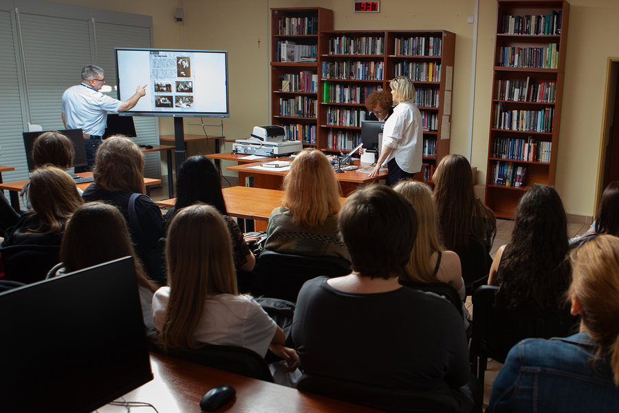 Zajęcia archiwalne i edukacyjne uczniów LO w Kołaczycach w IPN – Rzeszów, 22 września 2023. Fot. Igor Witowicz (IPN)