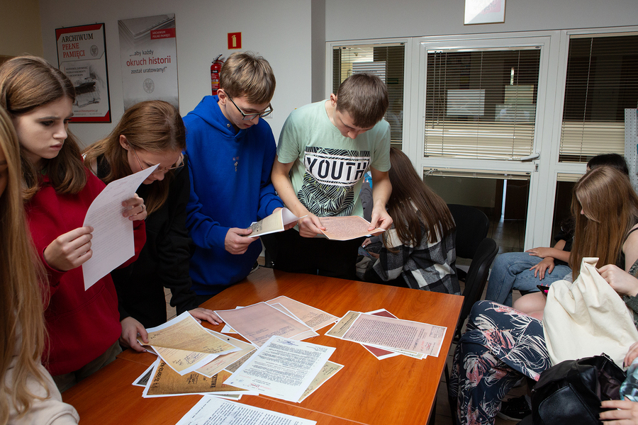 Zajęcia archiwalne i edukacyjne uczniów LO w Kołaczycach w IPN – Rzeszów, 22 września 2023. Fot. Igor Witowicz (IPN)