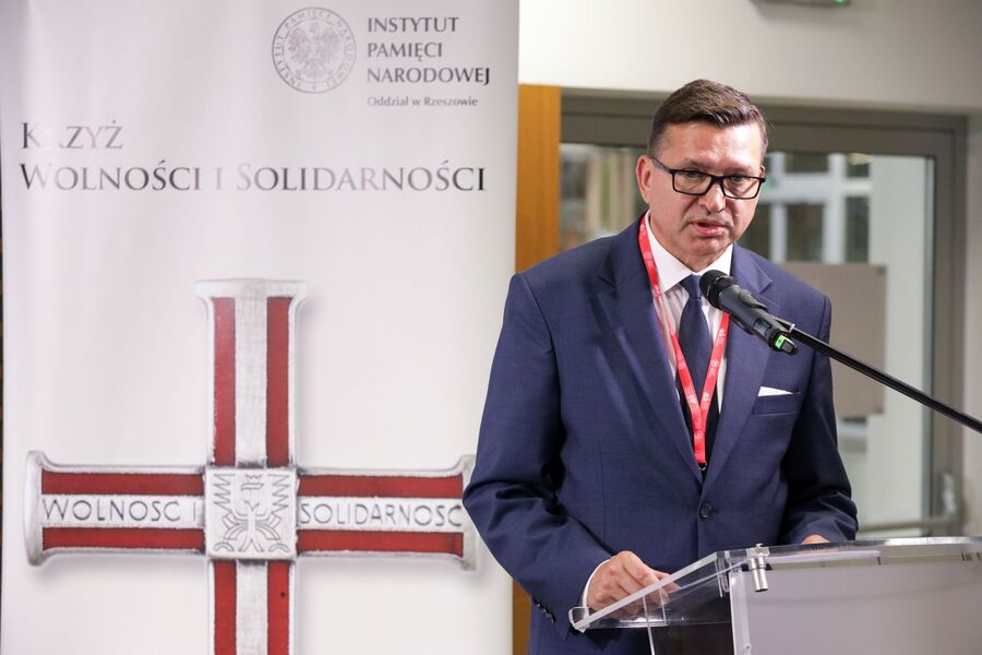 Dr hab. Dariusz Iwaneczko, dyrektor IPN Rzeszów na gali wręczenia odznaczeń – Rzeszów, 4 października 2023. Fot. Igor Witowicz (IPN), 4 października 2023. Fot. Mikołaj Bujak (IPN)