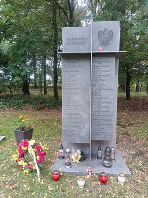 Cmentarz polski w Groß Fullen, Fot. Mirosław Surdej (IPN)
