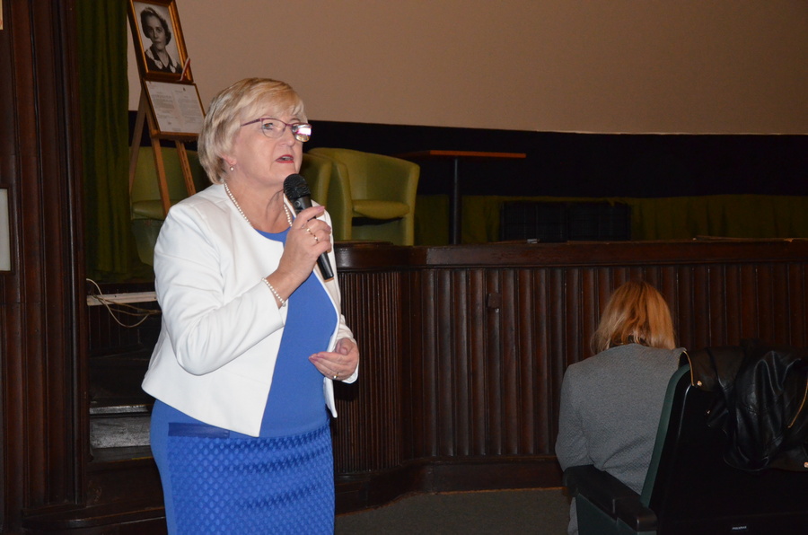 Bogusława Buda, przewodnicząca NSZZ „Solidarność” Pracowników Oświaty i Wychowania w Rzeszowie na projekcji filmu „Błogosławiona” – Rzeszów, 11 października 2023. Fot. Katarzyna Gajda-Bator (IPN)