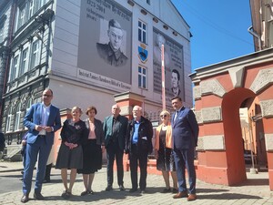 Odsłonięcie muralu poświęconego Michałowi, Tadeuszowi i Przemysławowi Bystrzyckim – Przemyśl, 23 maja 2023. Fot. Maria Rejman (IPN)
