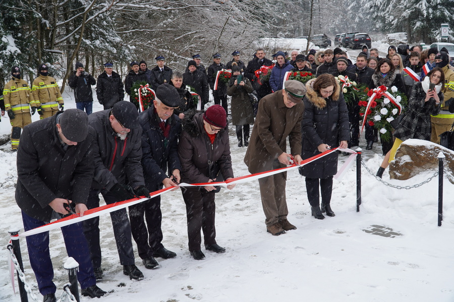 Uroczystość odsłonięcia obelisku upamiętniającego braci Deców – Grzegorzówka, 3 grudnia 2023 (fot. M. Bukała)