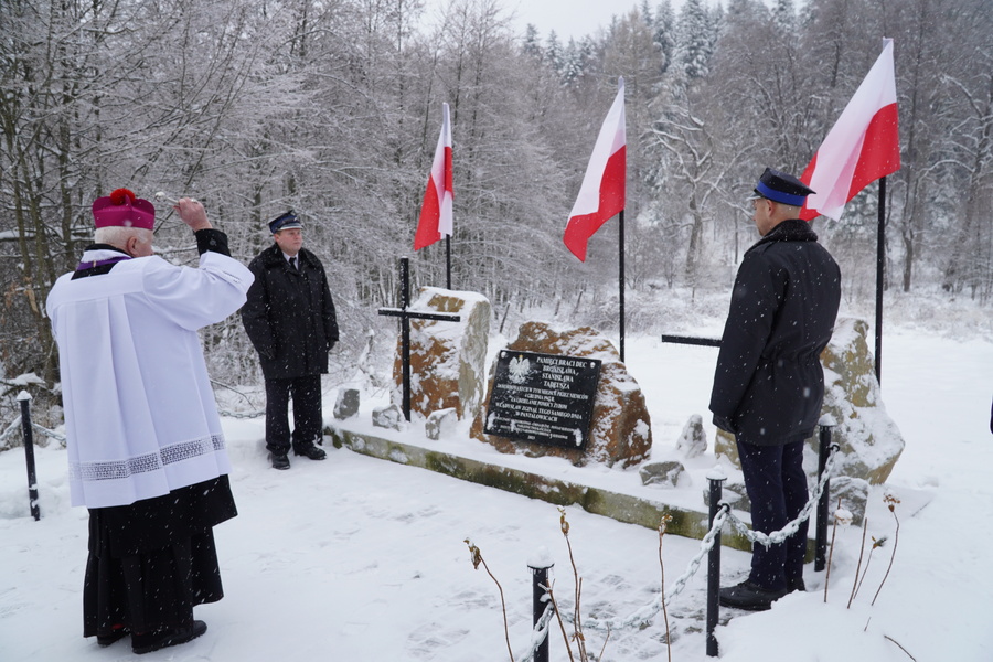 Uroczystość odsłonięcia obelisku upamiętniającego braci Deców – Grzegorzówka, 3 grudnia 2023 (fot. M. Bukała)