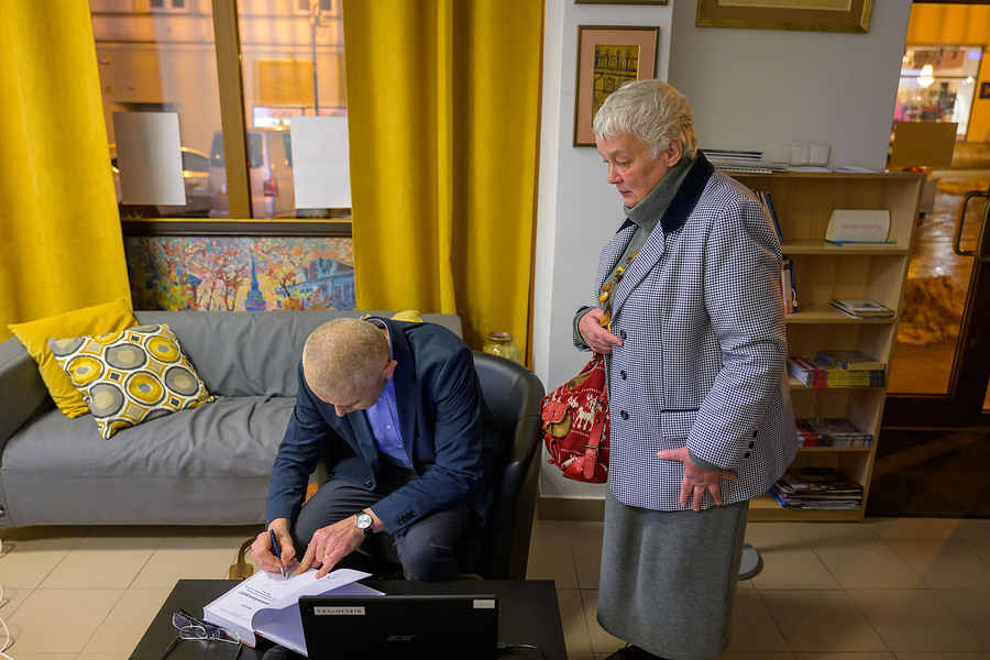 Promocja książki dr Bogusława Wójcika „Być pomocnikiem partii”– Tarnów, 12 grudnia 2023.Fot. Paweł Topolski.