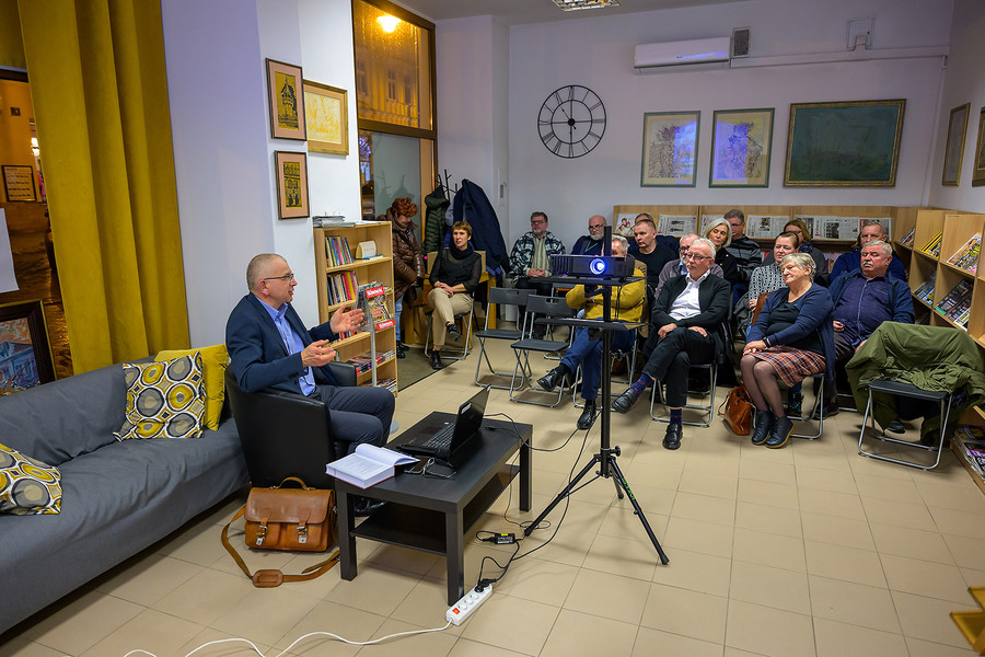 Promocja książki dr Bogusława Wójcika „Być pomocnikiem partii”– Tarnów, 12 grudnia 2023.Fot. Paweł Topolski.