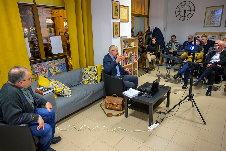 Promocja książki dr Bogusława Wójcika „Być pomocnikiem partii”– Tarnów, 12 grudnia 2023. Fot. Paweł Topolski.