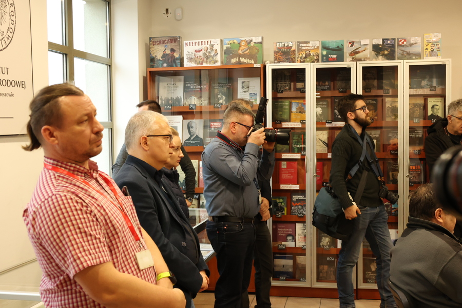 Wystawa eksponatów filatelistycznych dotyczących cenzury korespondencji w okresie stanu wojennego w Polsce – Rzeszów, 13 grudnia 2023 . Fot. Katarzyna Gajda-Bator (IPN)