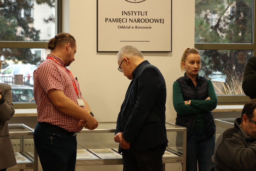 Wystawa eksponatów filatelistycznych dotyczących cenzury korespondencji w okresie stanu wojennego w Polsce – Rzeszów, 13 grudnia 2023 . Fot. Katarzyna Gajda-Bator (IPN)