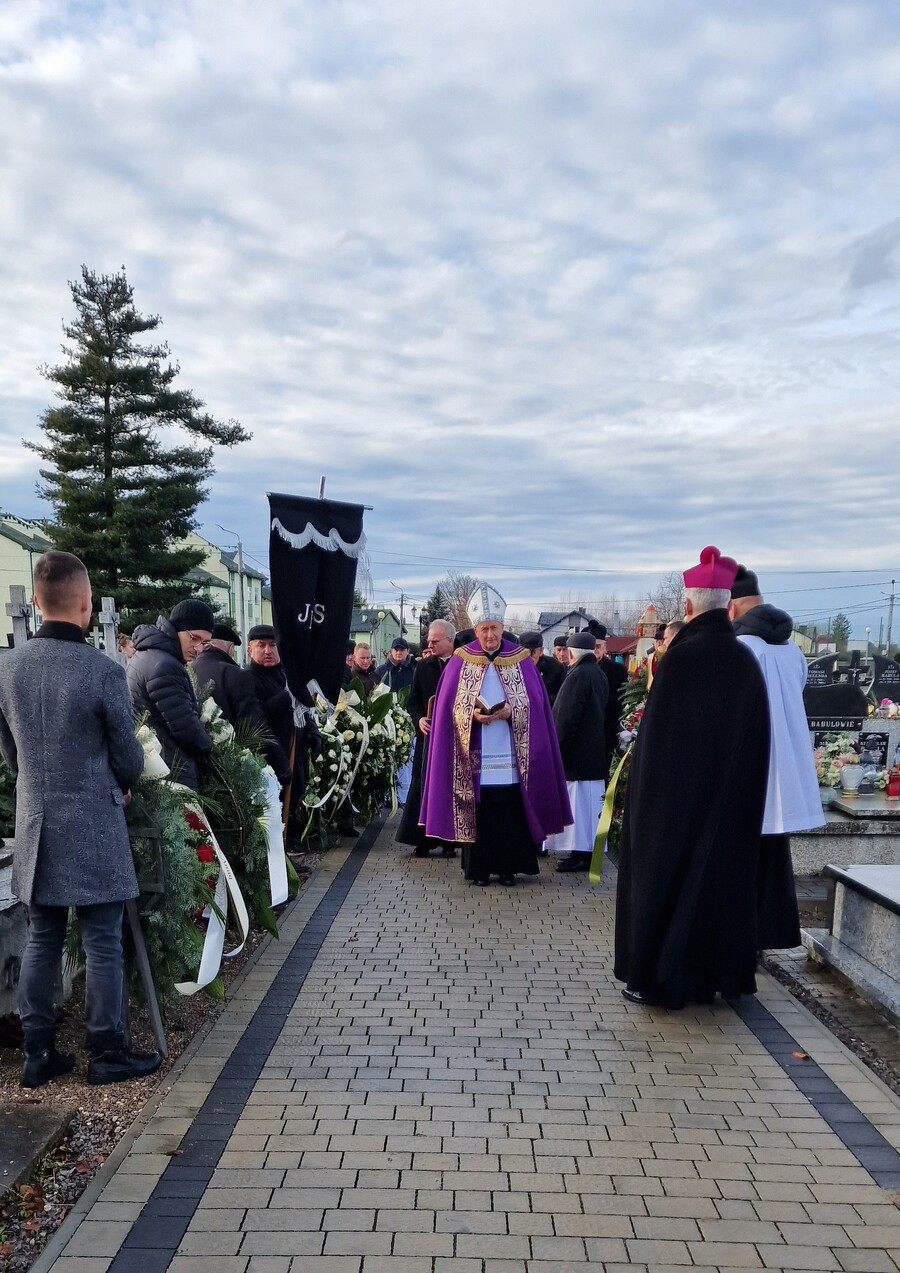 Uroczystości pogrzebowe śp. ks. prał. płk. Kazimierza Latawca – Gawłuszowice, 30 grudnia 2023. Fot. Łukasz Przybyło