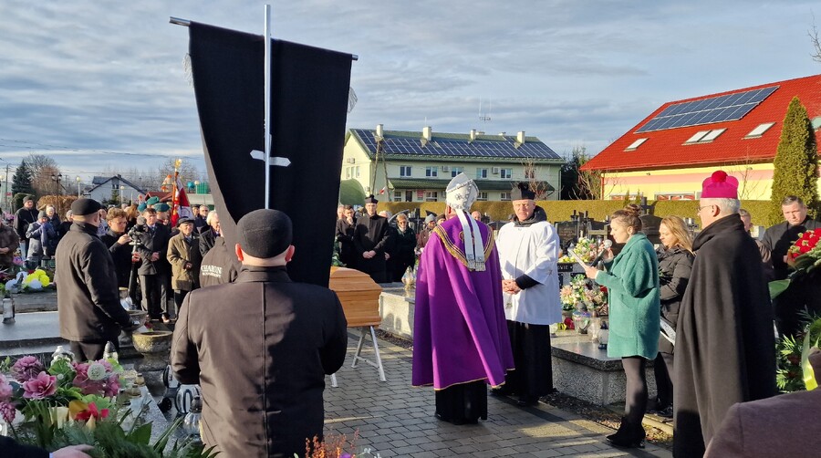 Uroczystości pogrzebowe śp. ks. prał. płk. Kazimierza Latawca – Gawłuszowice, 30 grudnia 2023. Fot. Łukasz Przybyło