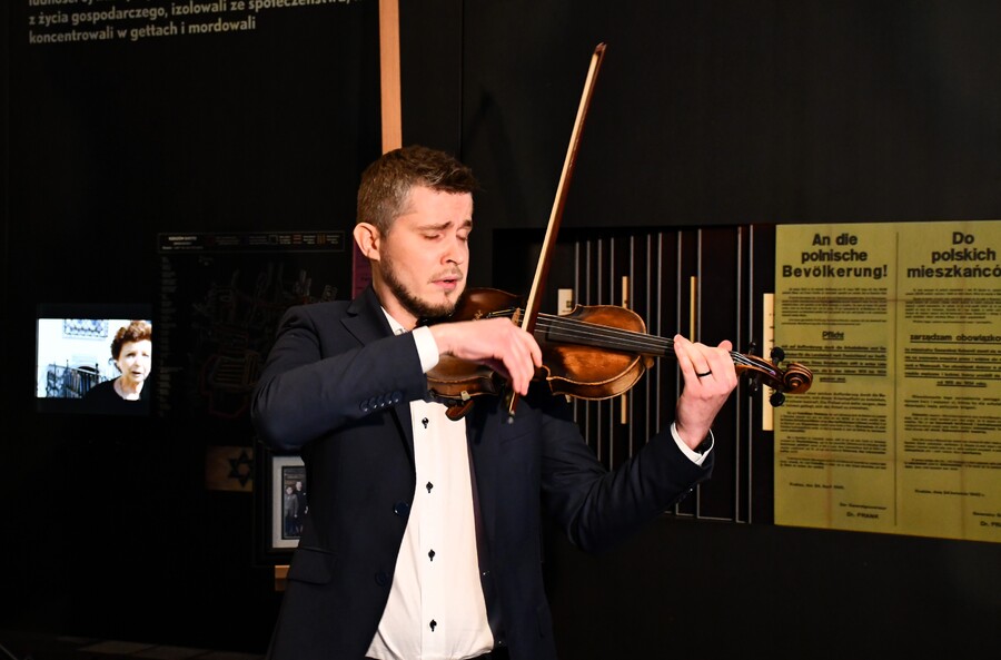 Obchody Dnia Pamięci o Ofiarach Holokaustu w Markowej, 24 stycznia 2024. Fot. Muzeum Polaków Ratujących Żydów podczas II wojny światowej im. Rodziny Ulmów w Markowej.