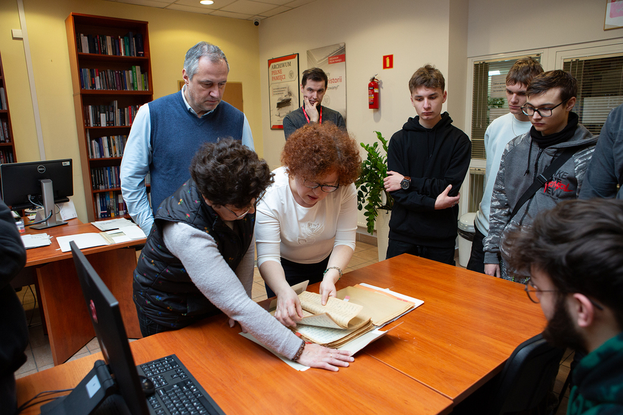 Lekcja archiwalna dla uczniów Zespołu Szkół Samochodowych w Rzeszowie – 26 stycznia 2024. Fot. Igor Witowicz (IPN)