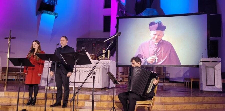 Byśmy byli jedno - widowisko muzyczne o trzech kapłanach niezłomnych – Krosno,18 lutego 2024. Fot. Katarzyna Gajda-Bator (IPN)