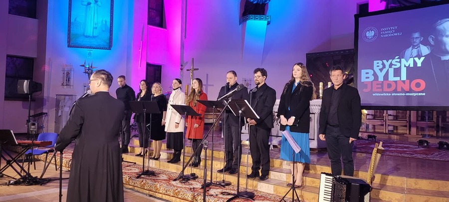 Byśmy byli jedno - widowisko muzyczne o trzech kapłanach niezłomnych – Krosno,18 lutego 2024. Fot. Katarzyna Gajda-Bator (IPN)
