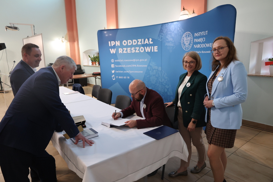 Sesja popularnonaukowa w 80. rocznicę zbrodni OUN i UPA na polskich mieszkańcach Cieszanowa – Cieszanów, 10 maja 2024. Fot. Katarzyna Gajda-Bator (IPN)